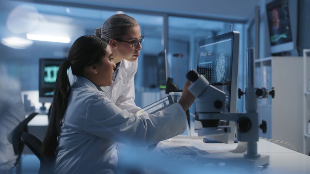 A global life sciences and healthcare company partnered with Oxford to facilitate a massive SAP S/4HANA implementation affecting over 100,000 end-users across 200+ legal entities worldwide.